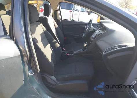 2016 Ford Focus Se z USA, uszkodzony, nr VIN 1FADP3F21GL274734